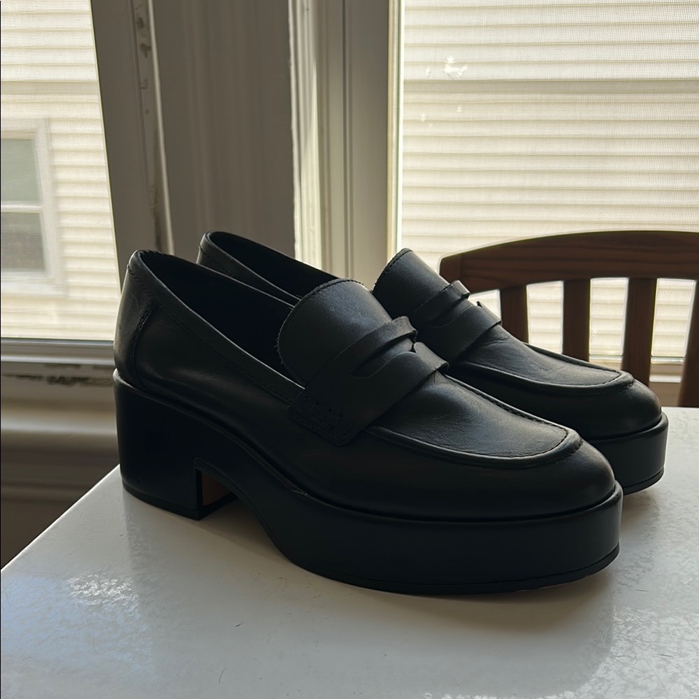Dolce Bita Women's Black Platform Loafers